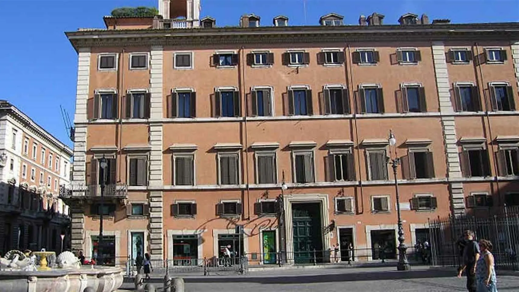Palazzo Ferrajoli Hotel Rome